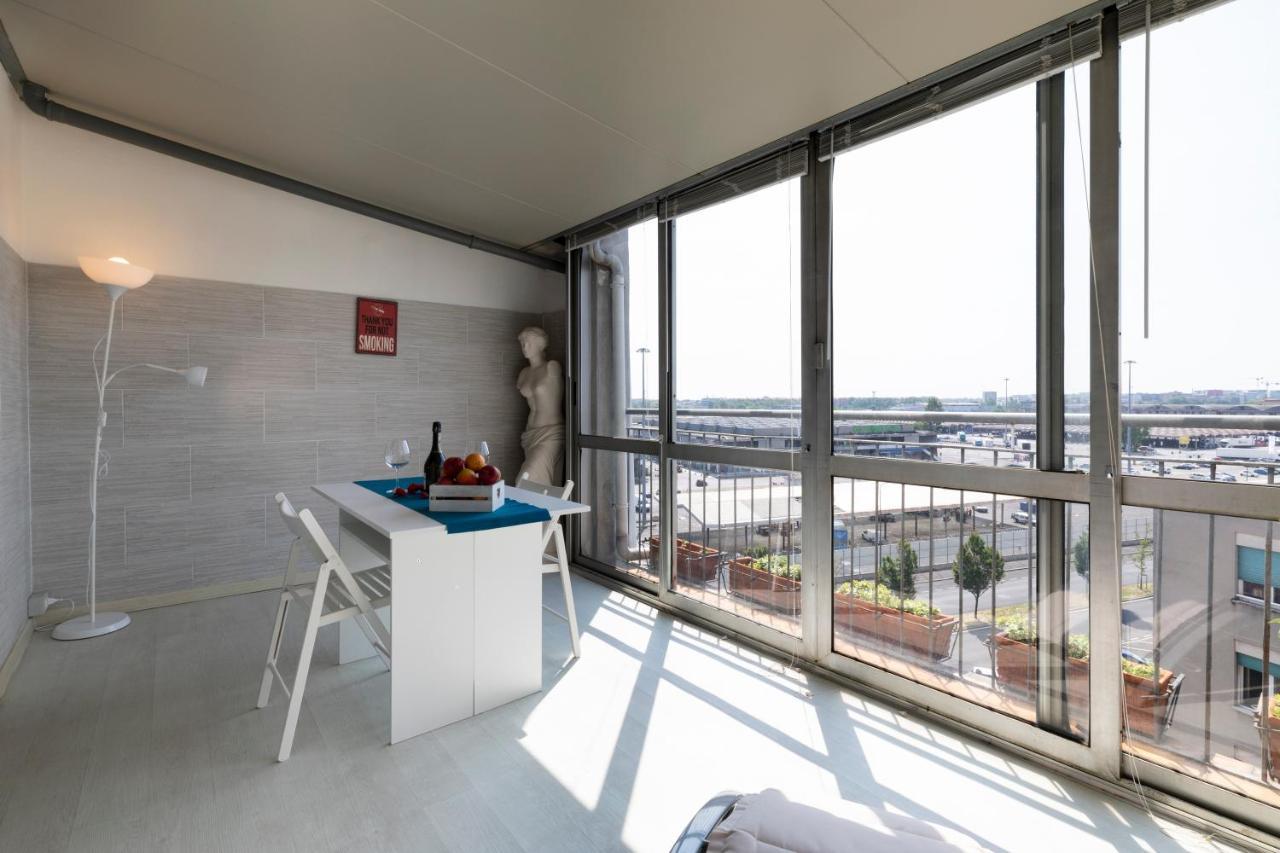 La Veranda - Bright Top Floor Apartment With Views Of The Madonnina Milan Luaran gambar
